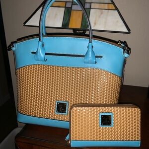 Excellent Condition Dooney & Bourke handbag with new matching wallet
